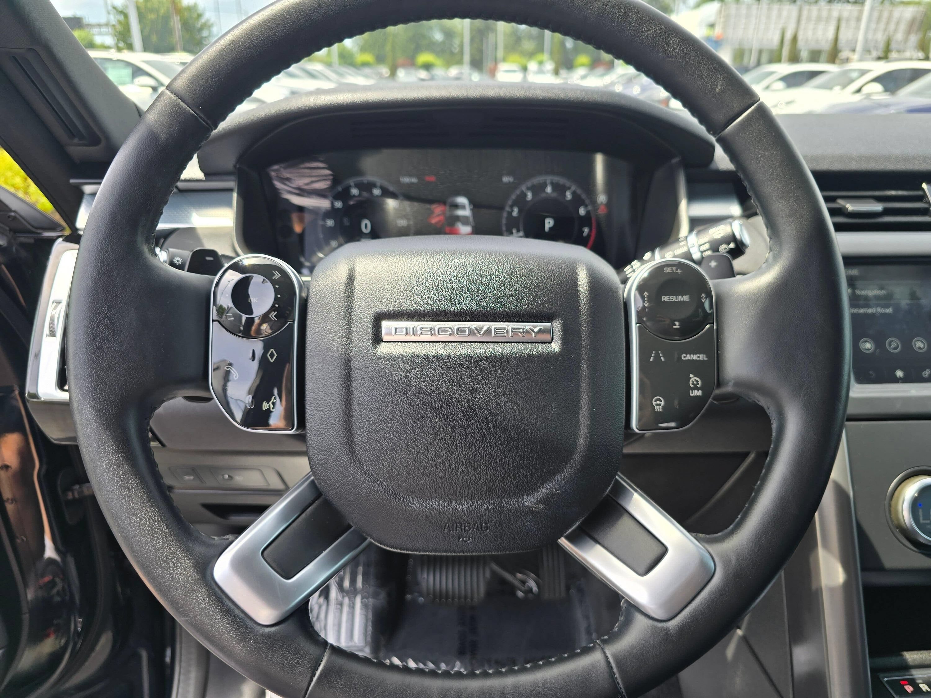 Used 2020 Land Rover Discovery Landmark AWD/4WD image 13