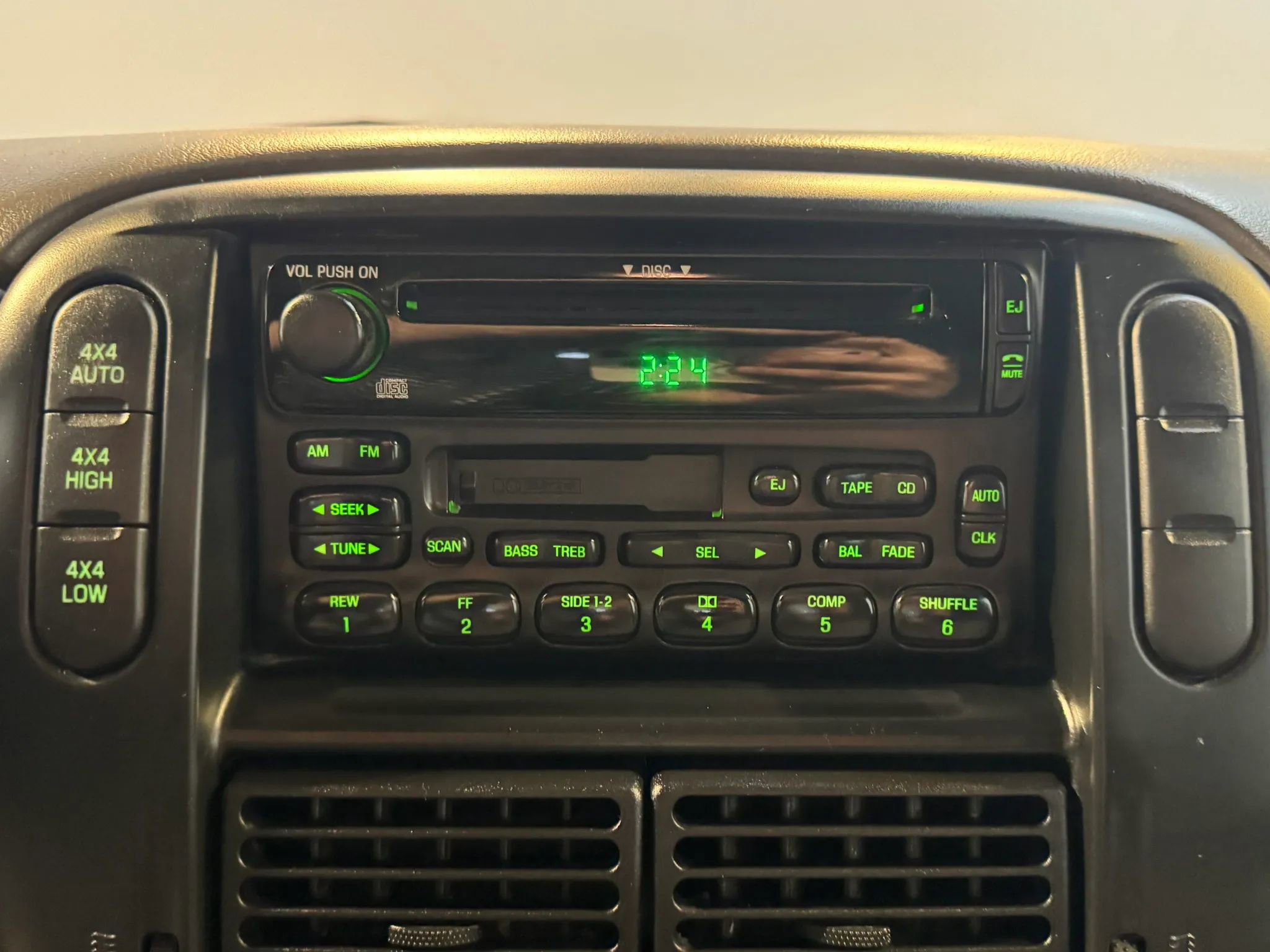 Used 2002 Ford Explorer XLS image 13