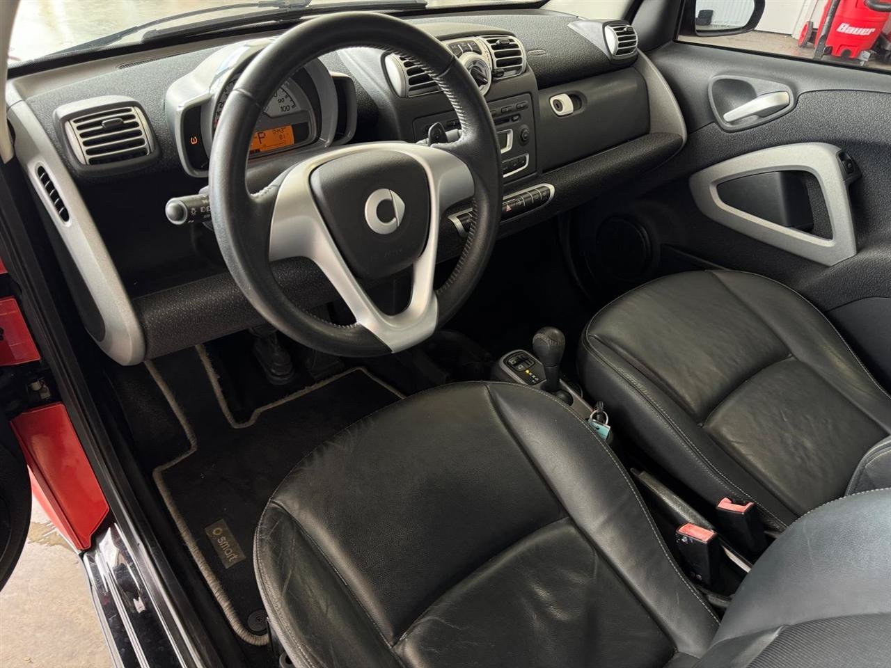 Used 2008 smart fortwo passion RWD image 4