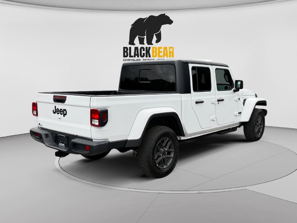 New 2026 Jeep Gladiator Sport AWD/4WD image 3