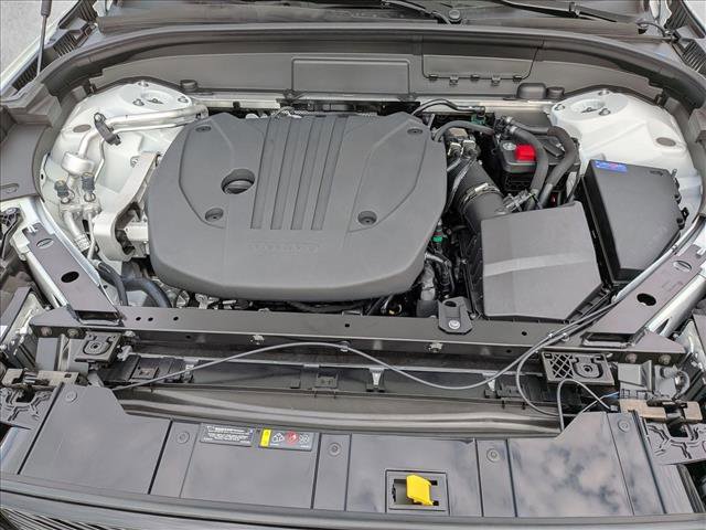 New 2026 Volvo XC60 B5 Plus w/ Protection Package Premier image 19