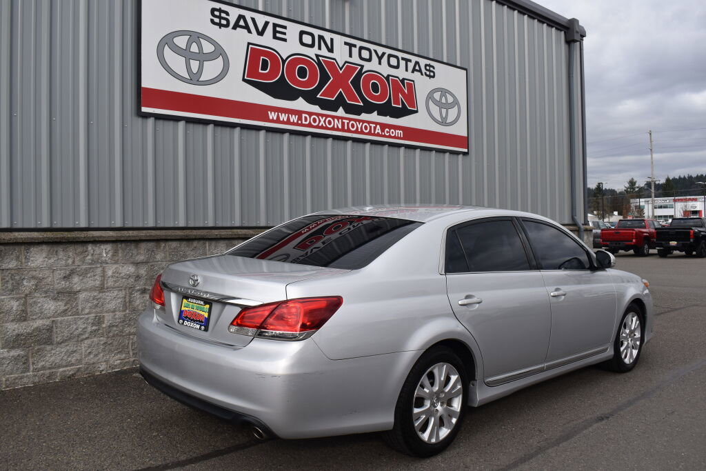 Used 2011 Toyota Avalon image 4