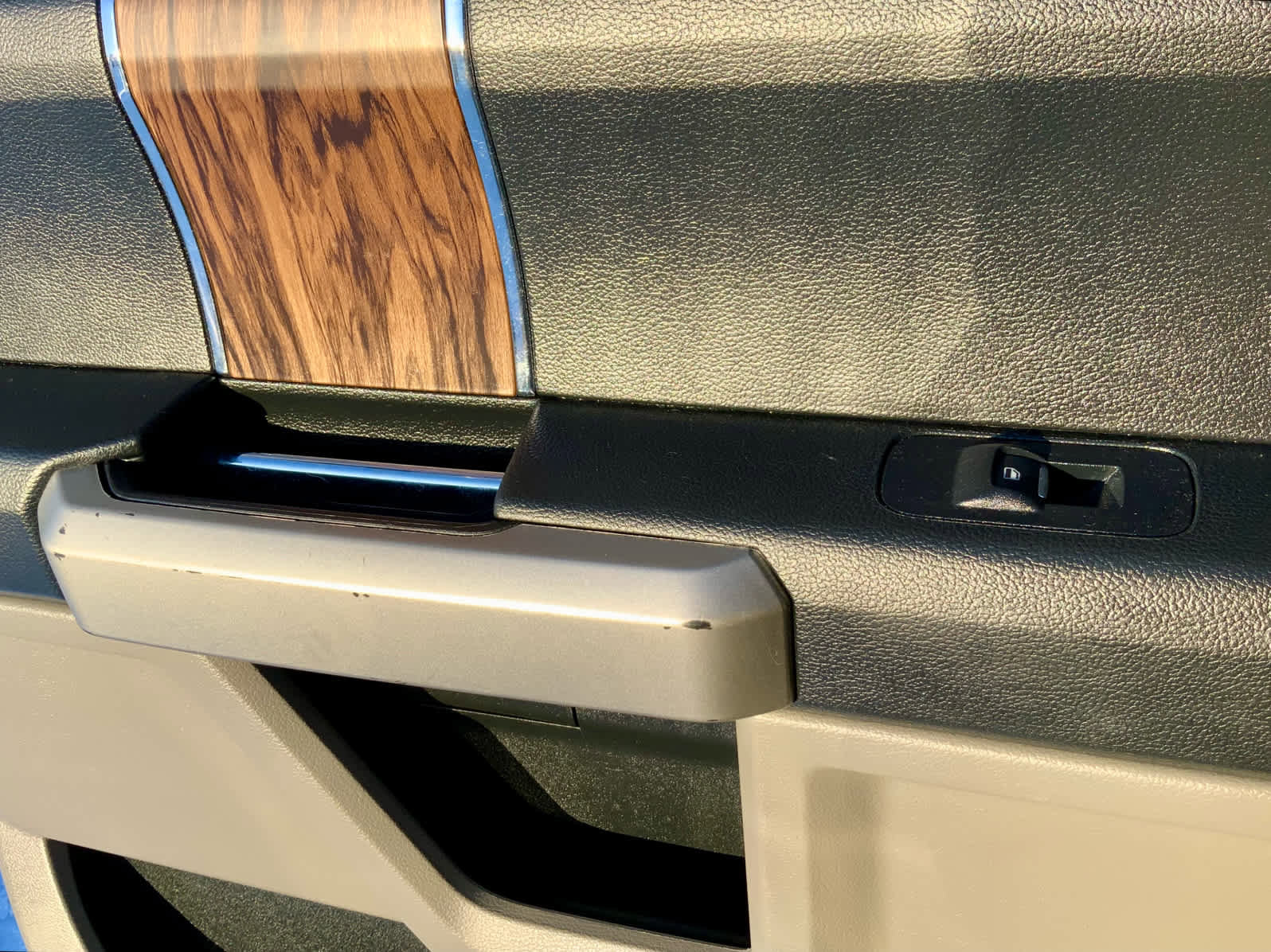 Used 2019 Ford F150 Lariat w/ Equipment Group 502A Luxury image 50