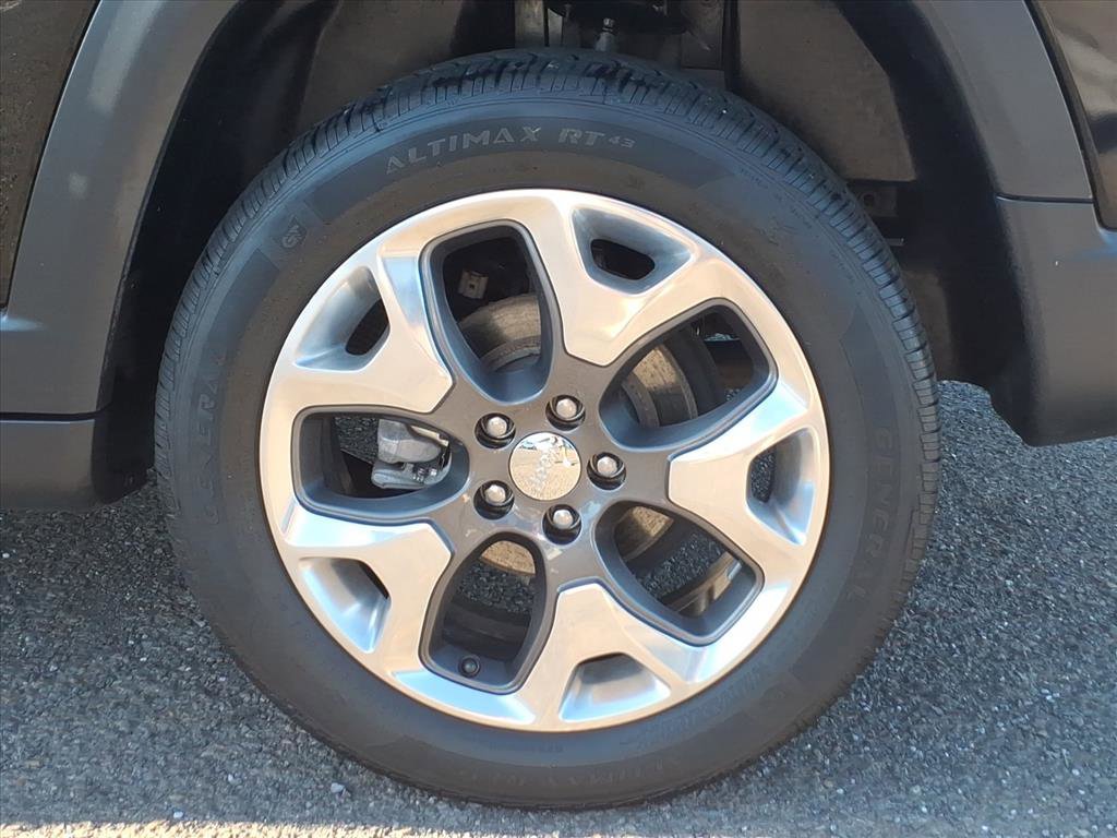 Used 2018 Jeep Compass Limited image 21