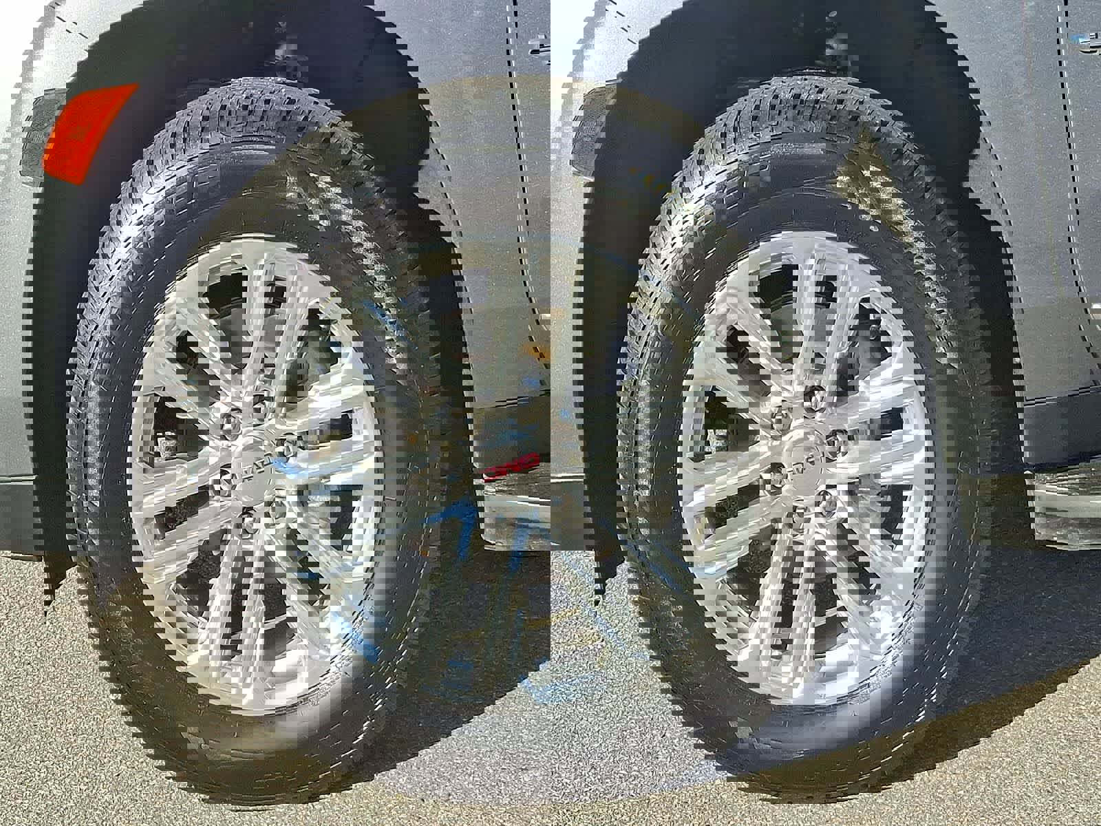 Used 2022 GMC Yukon XL SLT w/ SLT Luxury Package image 39