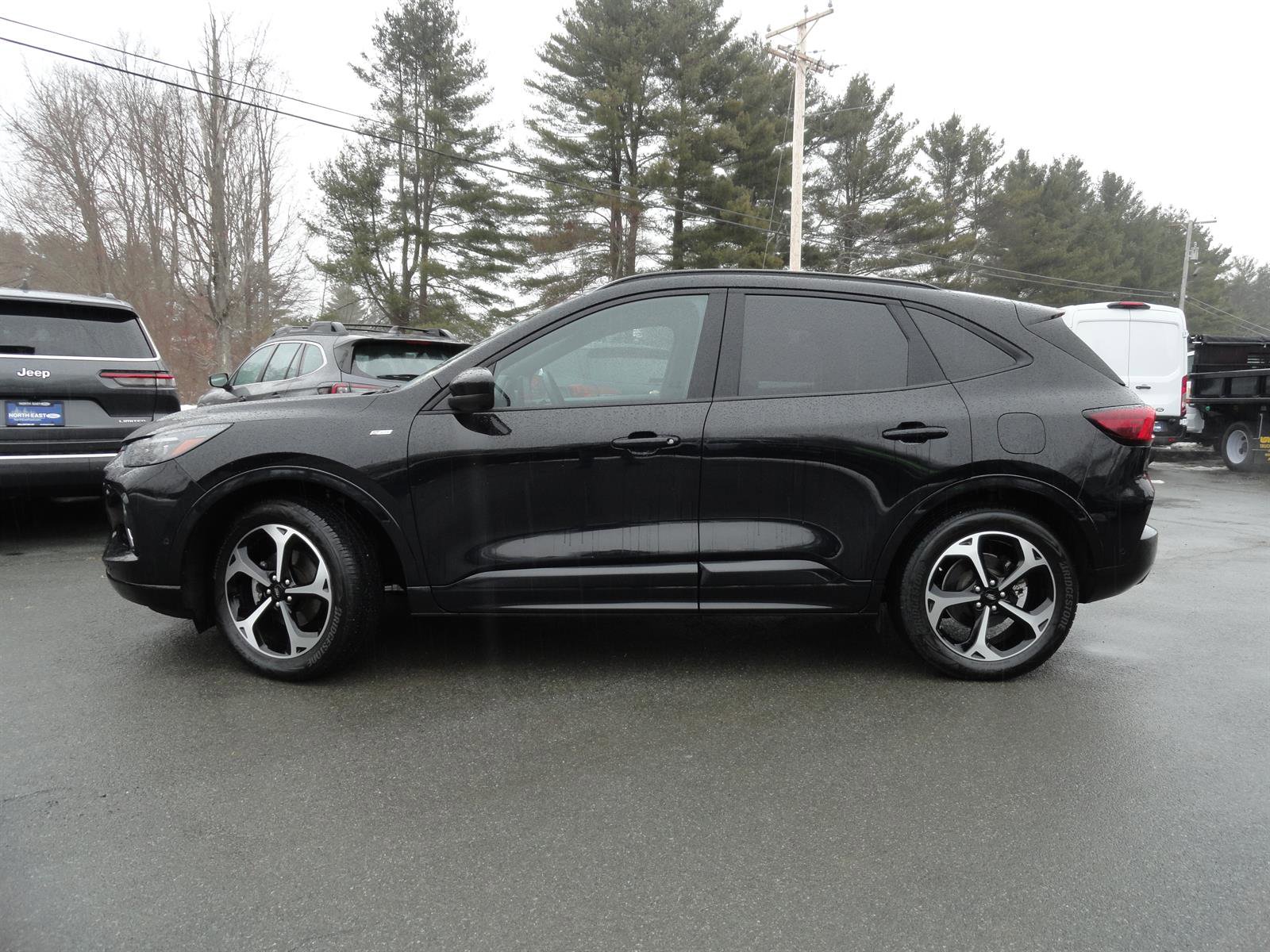 Certified 2023 Ford Escape ST-Line Elite w/ Premium Technology Package AWD/4WD image 8