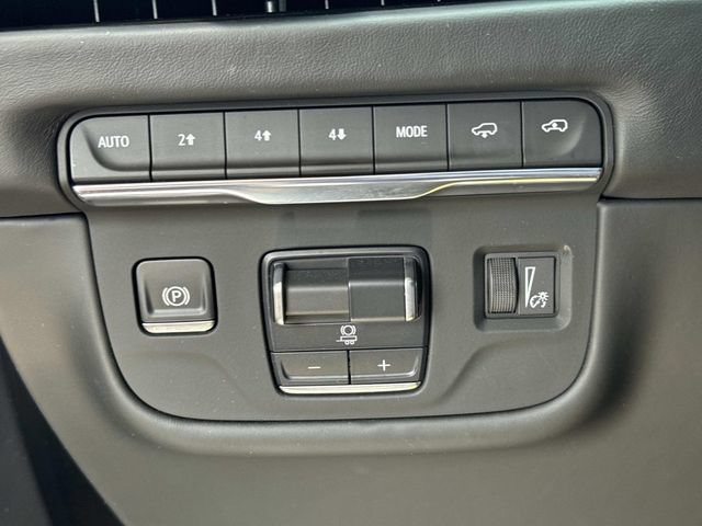 Used 2025 Cadillac Escalade Sport Platinum w/ LPO, ONYX Package AWD/4WD image 24