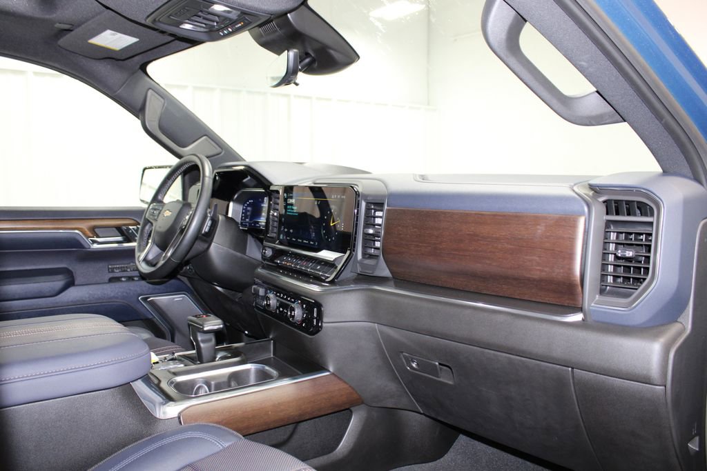 Used 2024 Chevrolet Silverado 1500 High Country w/ High Country Premium Package image 31