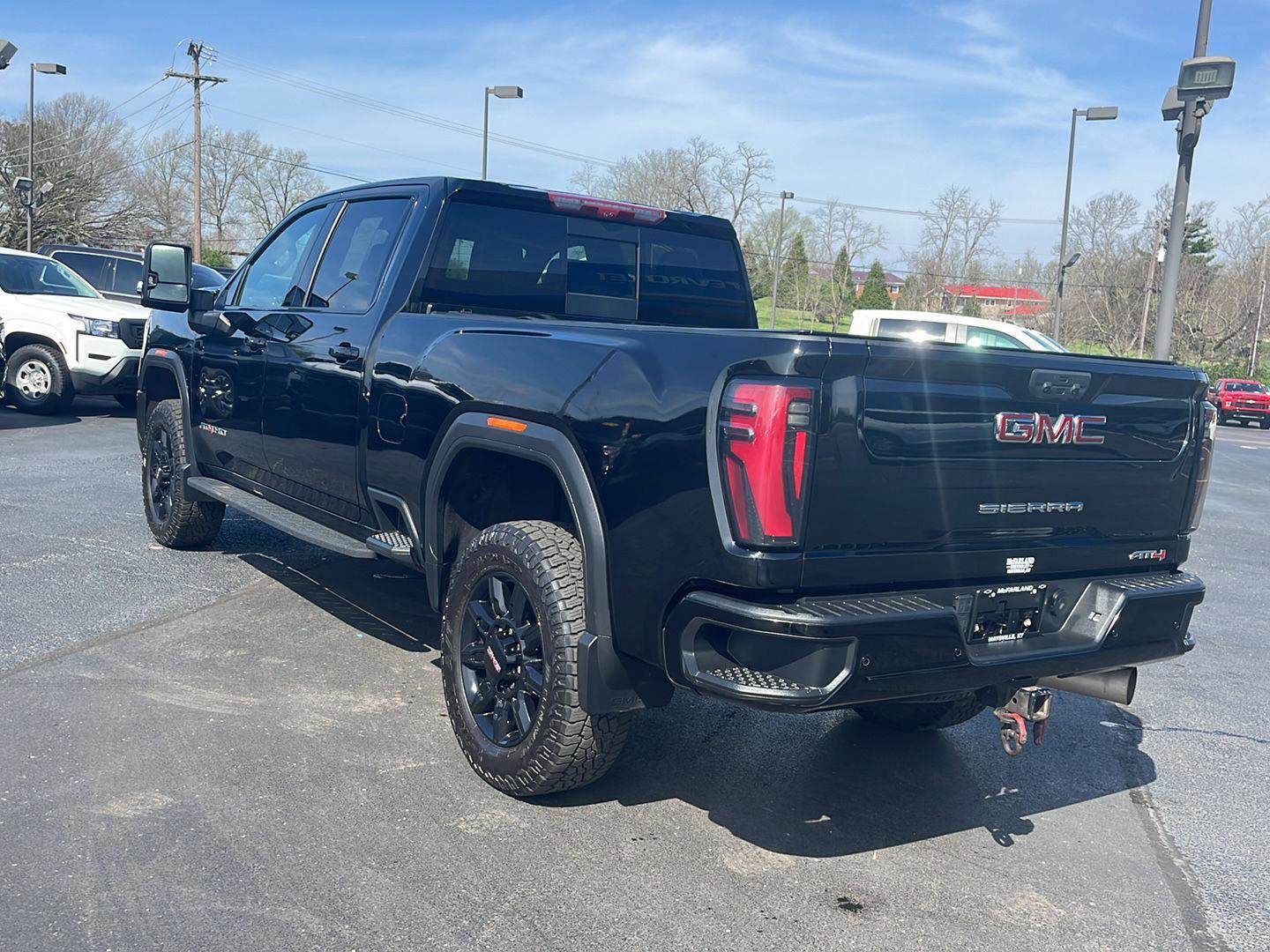 Used 2024 GMC Sierra 2500 AT4 w/ AT4 Premium Plus Package image 3