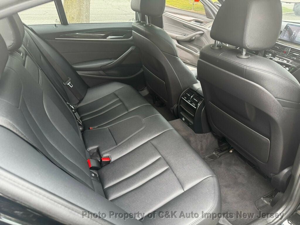 Used 2018 BMW 530i xDrive AWD/4WD image 17