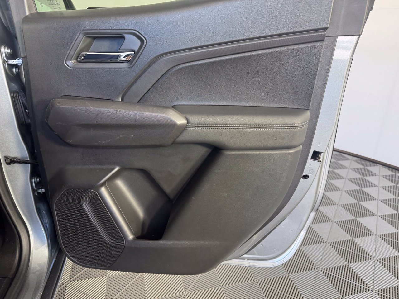Used 2023 Chevrolet Colorado LT w/ LT Convenience Package III RWD image 29