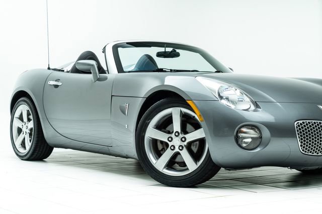 Used 2007 Pontiac Solstice Convertible w/ Premium Package RWD image 3