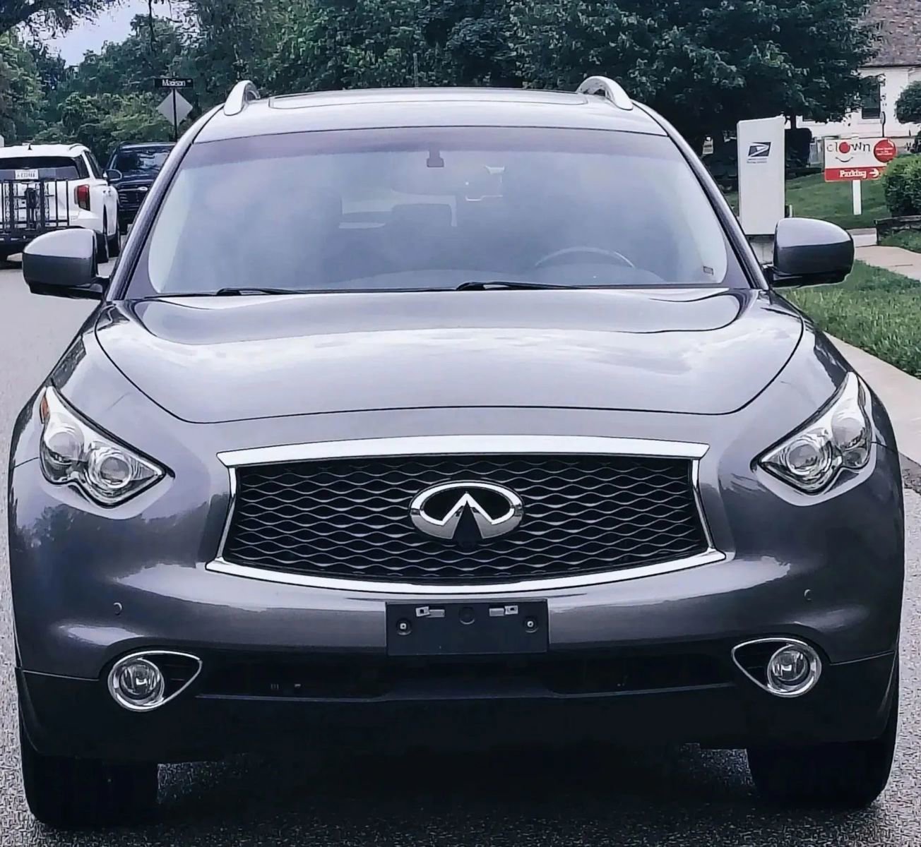 Used 2017 INFINITI QX70 AWD w/ Premium Package image 7