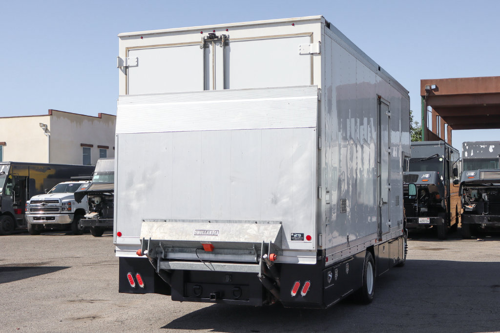 Used 2024 Ford E-450 and Econoline 450 Super Duty w/ Power Windows & Locks Group RWD image 12