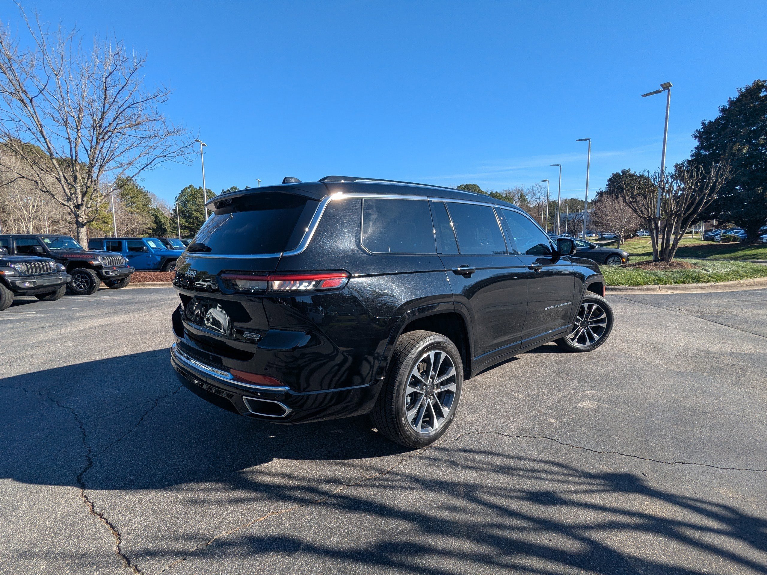 Used 2021 Jeep Grand Cherokee L Overland w/ Advanced Protech Group III image 5