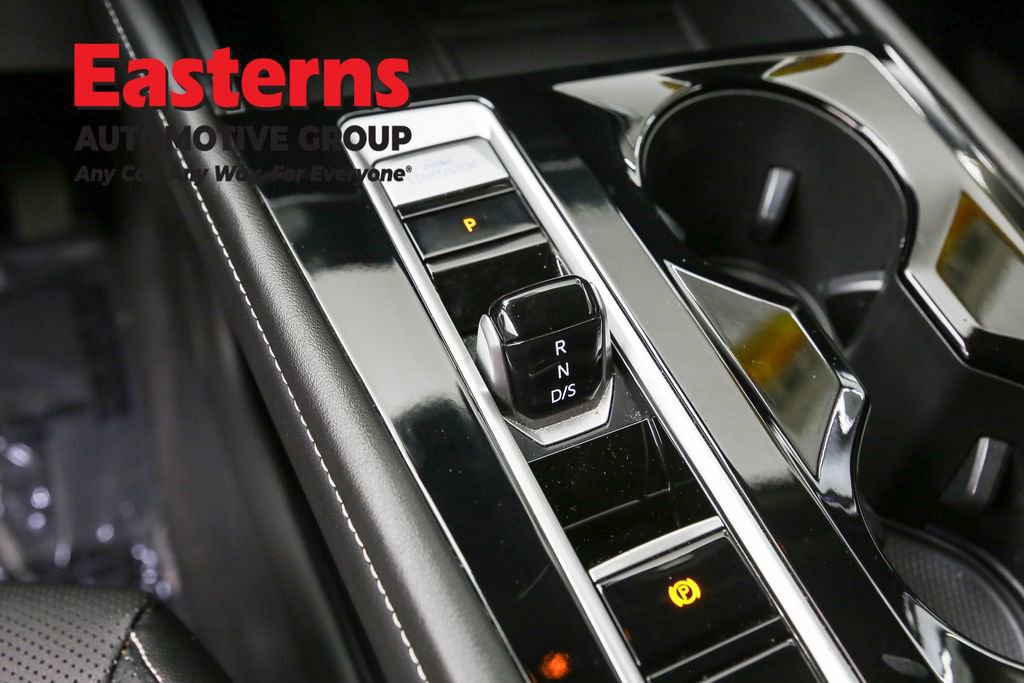 Used 2024 Volkswagen Atlas SE image 13