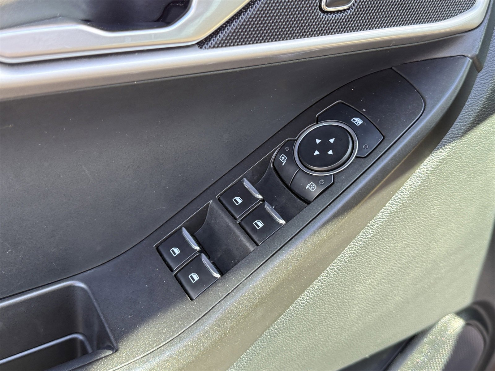 Used 2023 Ford Explorer 4WD image 17