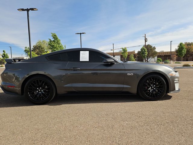 Used 2018 Ford Mustang GT Premium w/ GT Performance Package RWD image 4