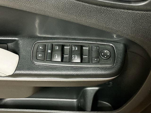 Used 2017 Chrysler 300 S image 19