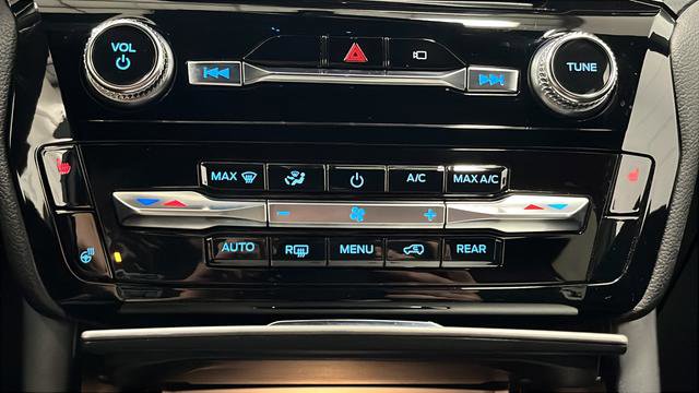 Used 2022 Ford Explorer ST-Line image 18