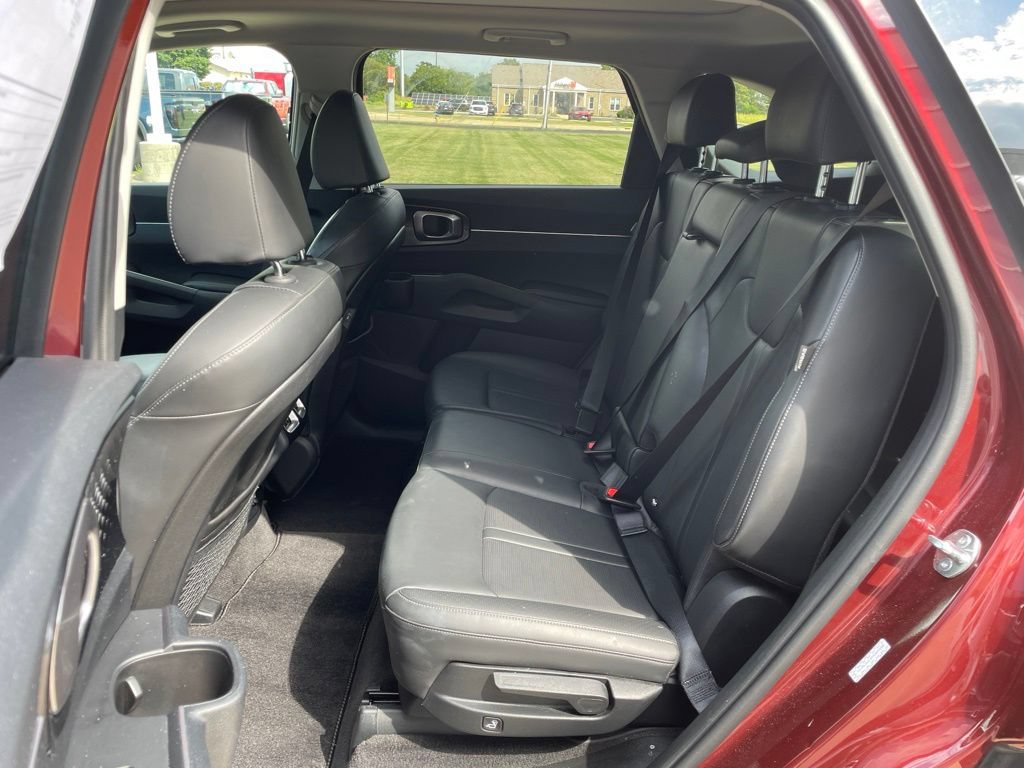 Used 2024 Kia Sorento S w/ Panoramic Sunroof Package AWD/4WD image 11