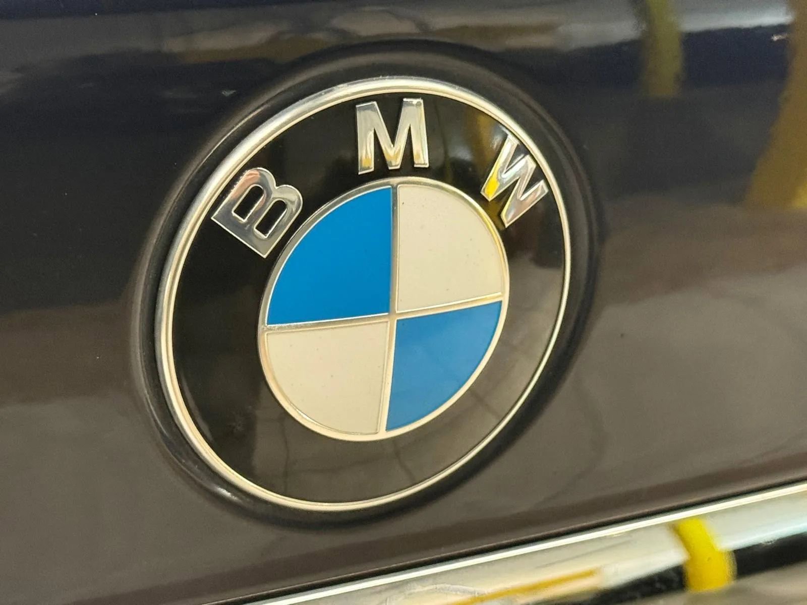 Used 2013 BMW 750i xDrive image 33