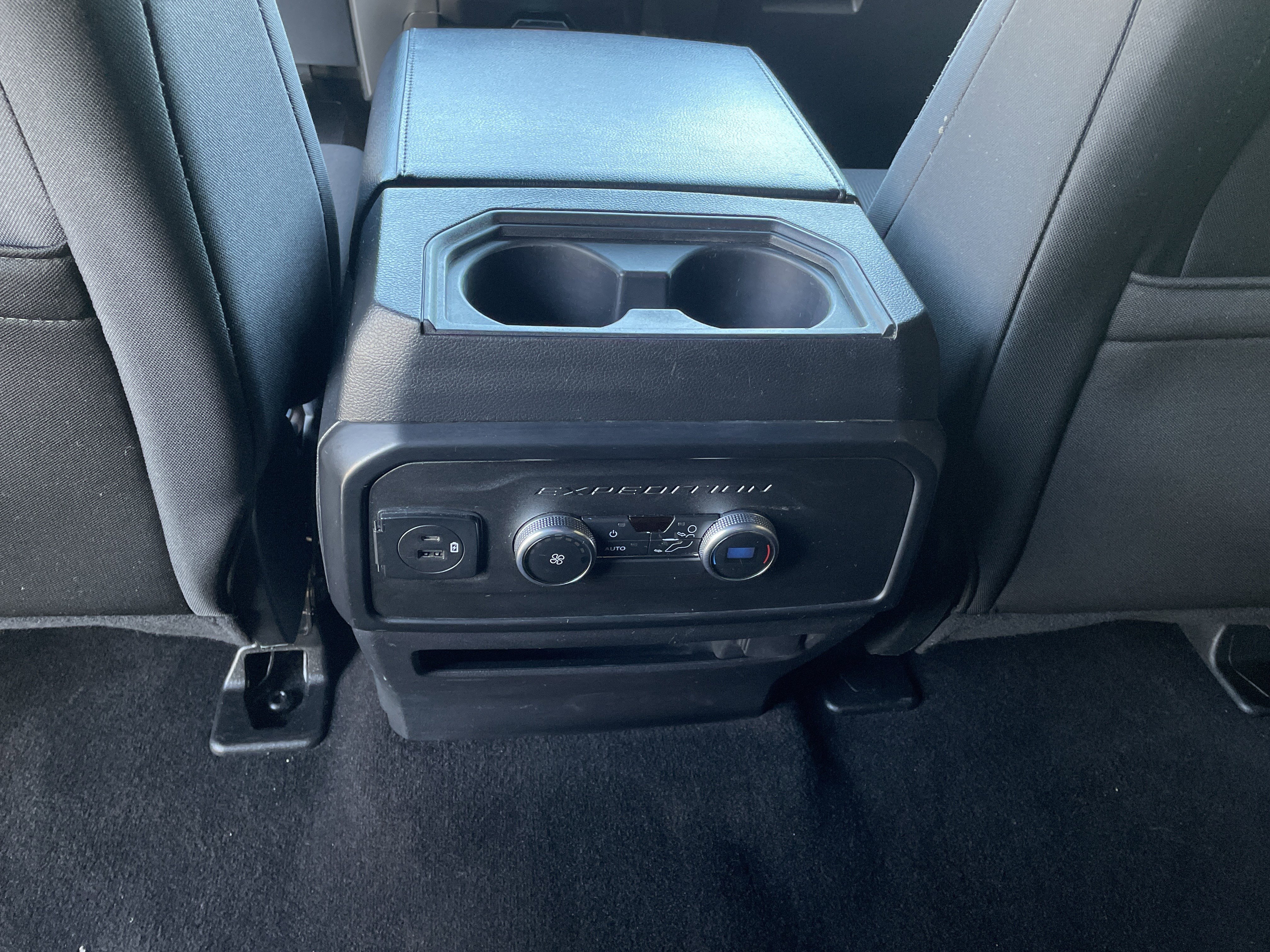 Used 2021 Ford Expedition XLT image 28