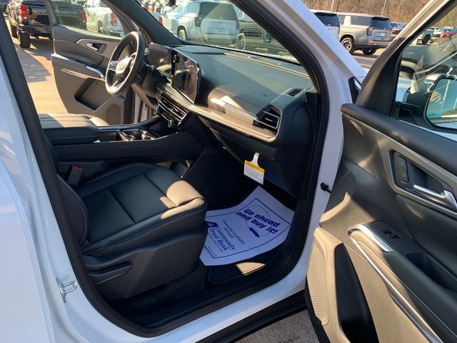 New 2026 Chevrolet Traverse LT w/ Driver Confidence Package image 9