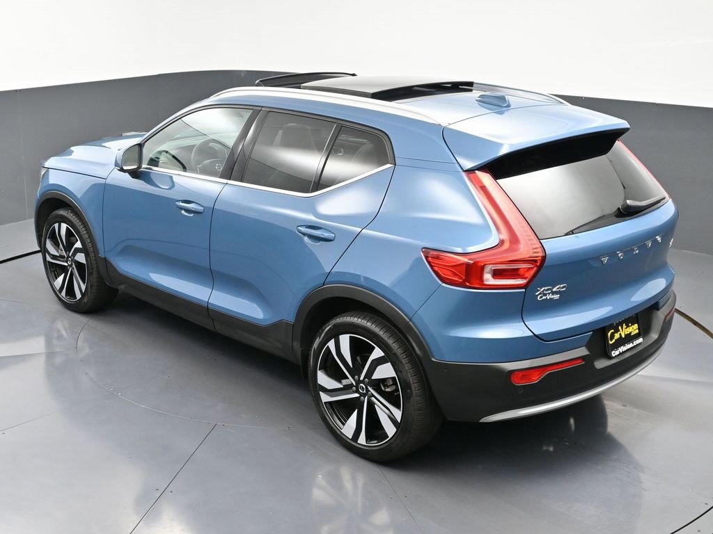 Used 2024 Volvo XC40 B5 Ultimate w/ Protection Package image 47