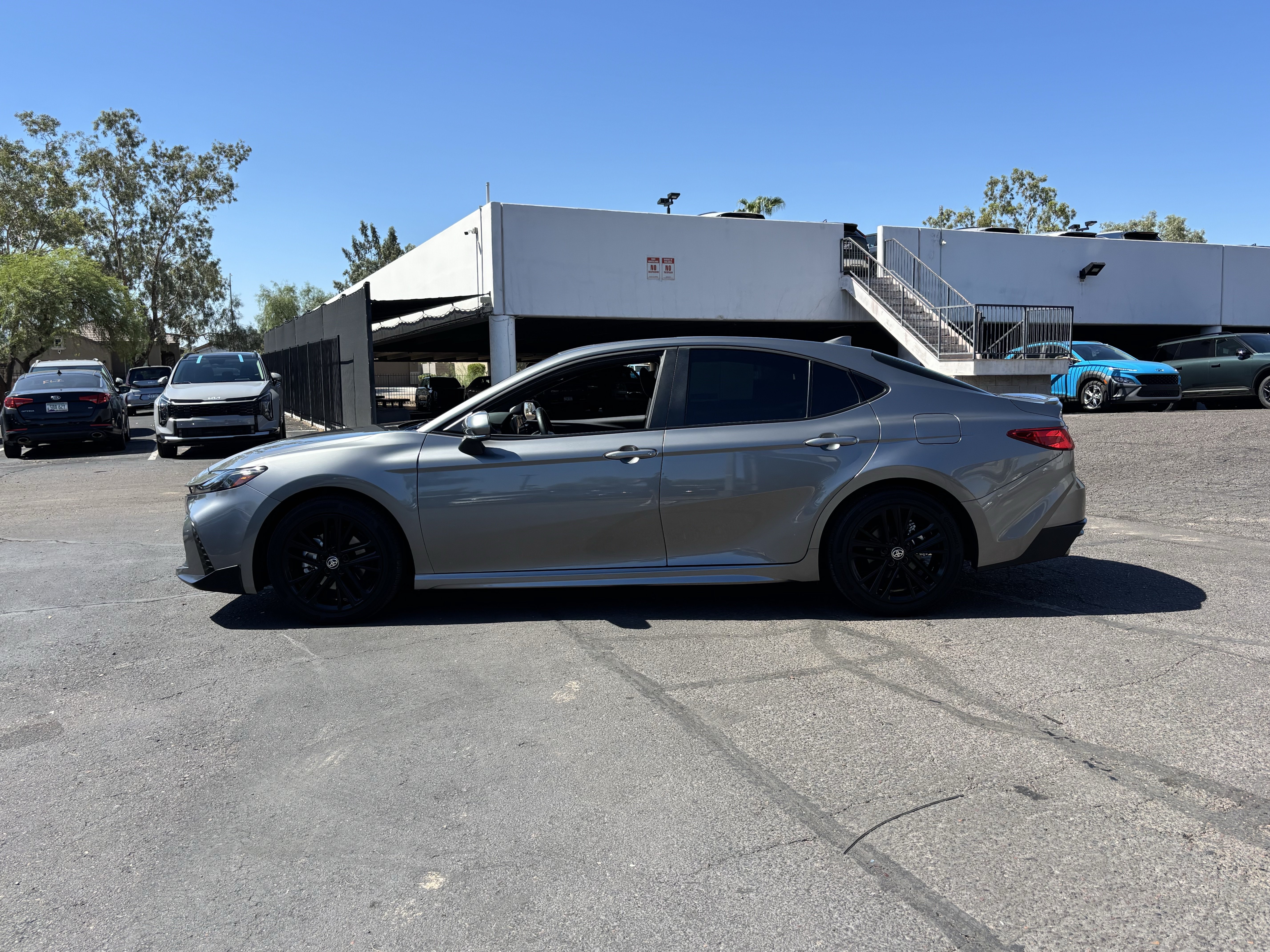 Used 2026 Toyota Camry SE w/ Convenience Package FWD image 5