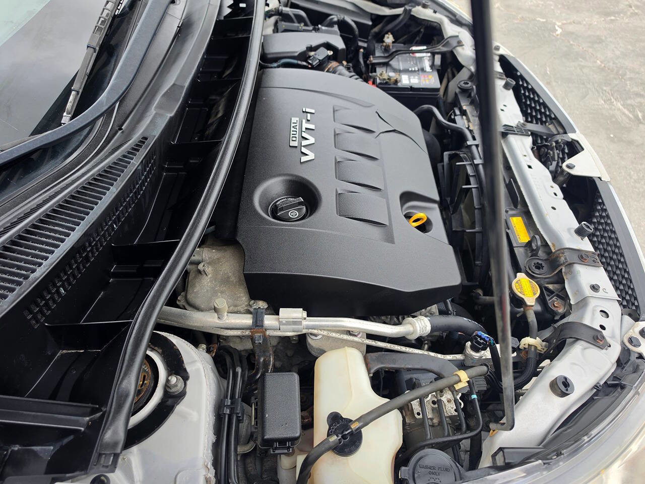 Used 2009 Pontiac Vibe w/ Preferred Package FWD image 50