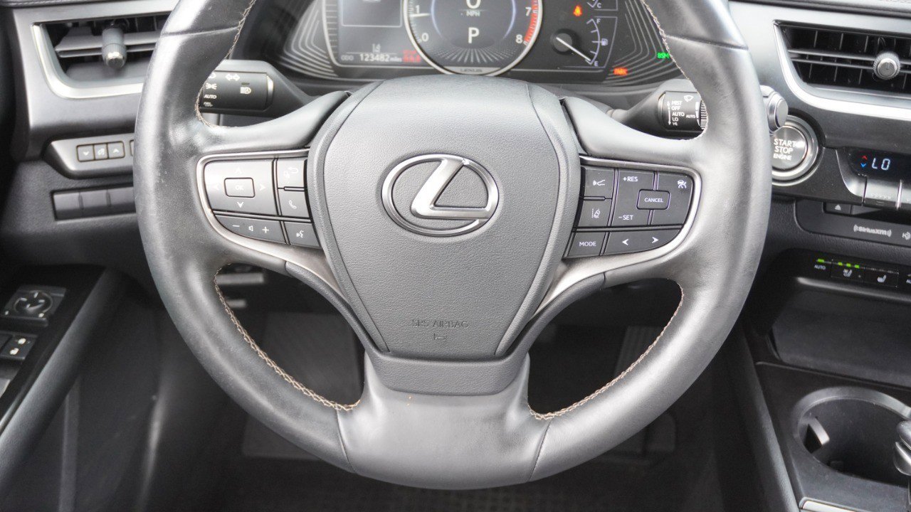 Used 2019 Lexus UX 200 w/ Premium Package image 28
