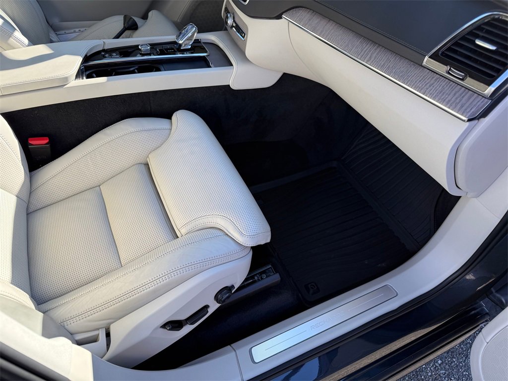 Used 2022 Volvo XC90 T8 Inscription w/ Advanced Package image 39