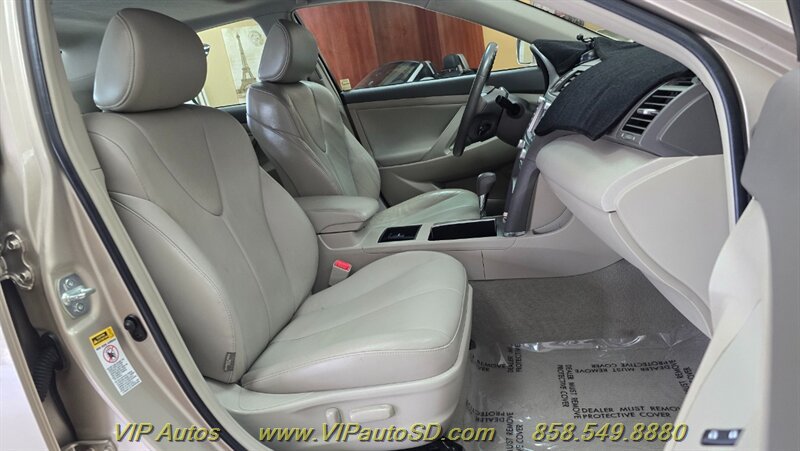 Used 2007 Toyota Camry Hybrid w/ Leather Pkg FWD image 16