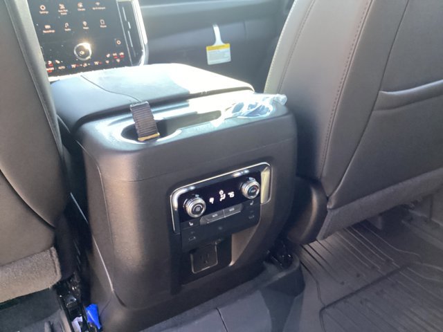 New 2026 GMC Yukon Elevation image 16