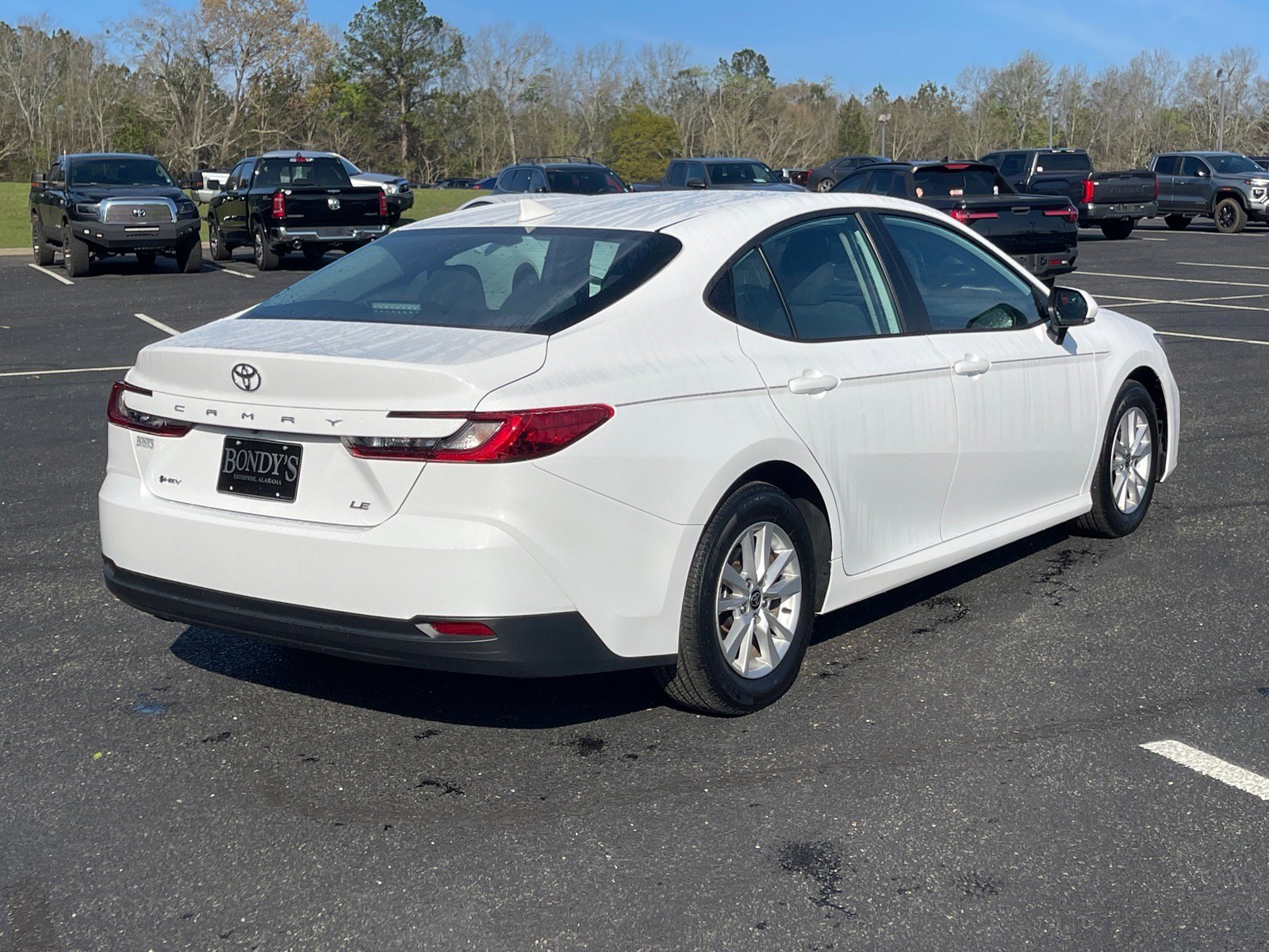 Used 2025 Toyota Camry LE w/ Convenience Package image 17