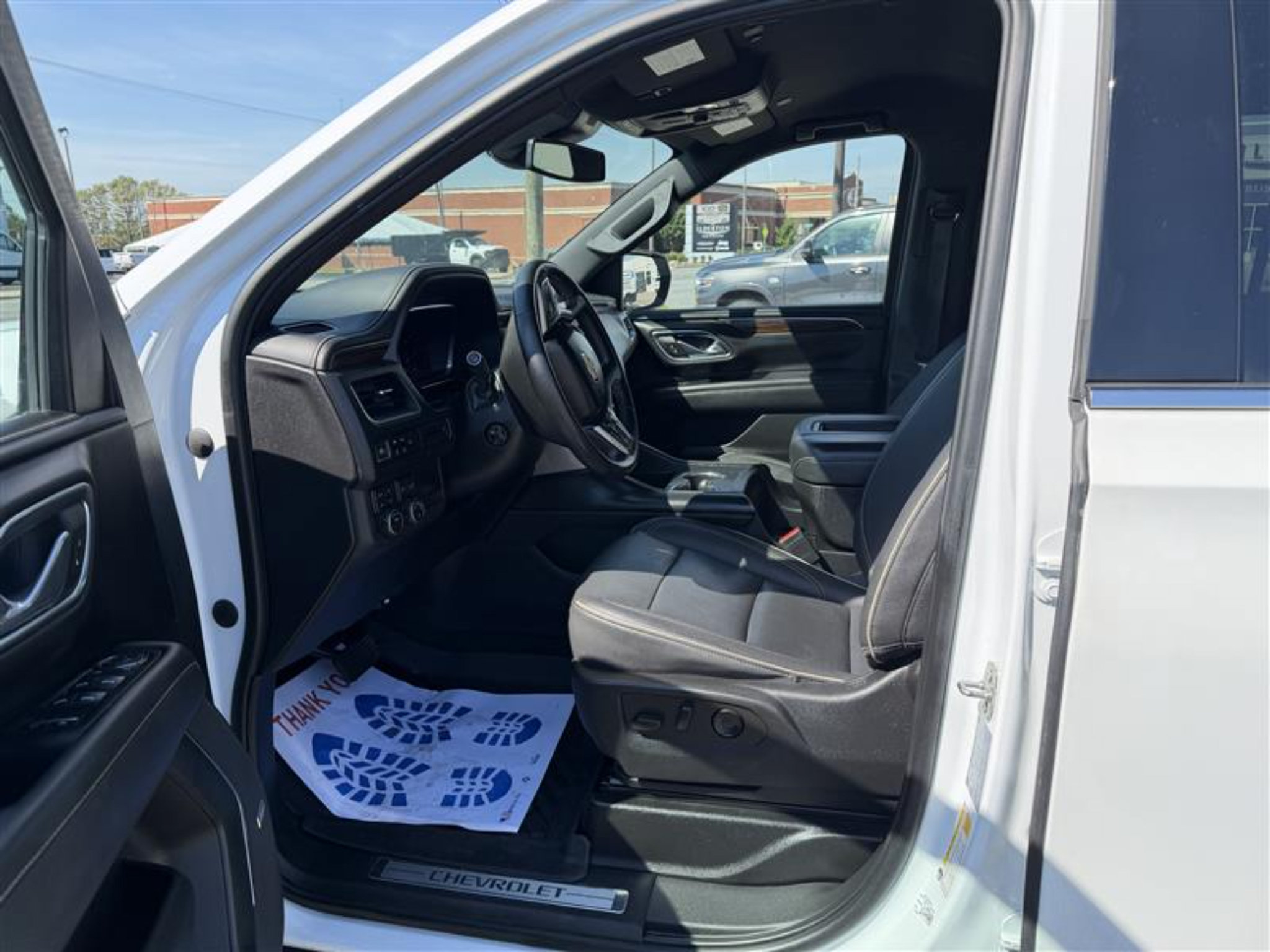 Used 2023 Chevrolet Suburban Premier AWD/4WD image 9