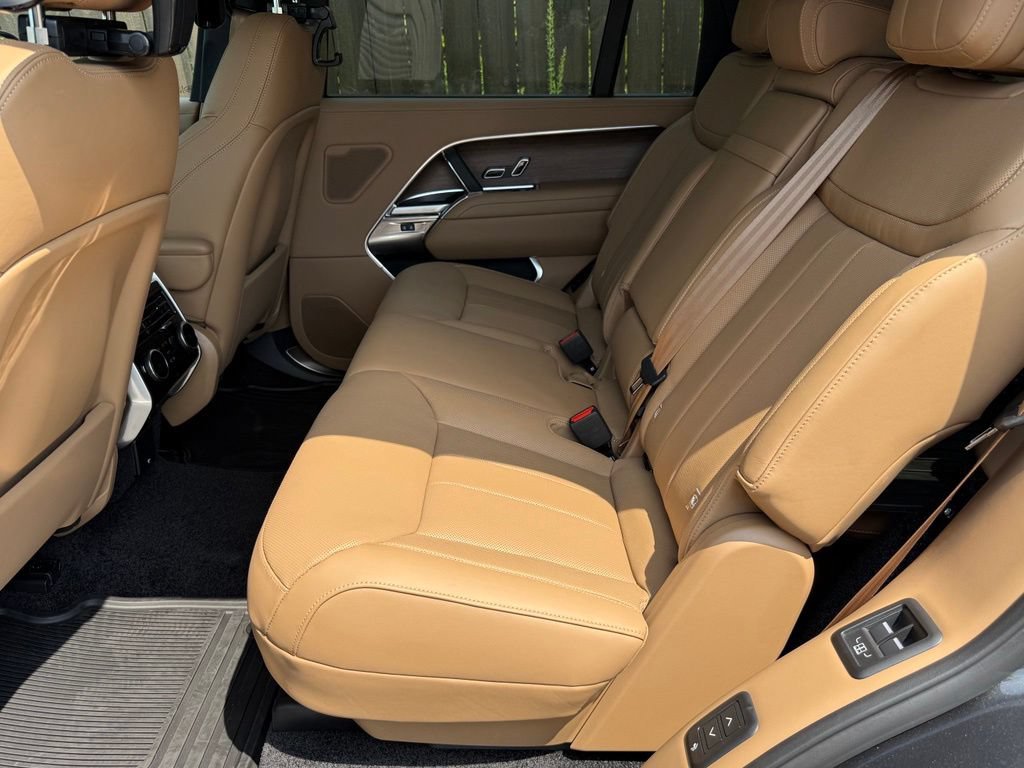 New 2026 Land Rover Range Rover Long Wheelbase SE AWD/4WD image 31