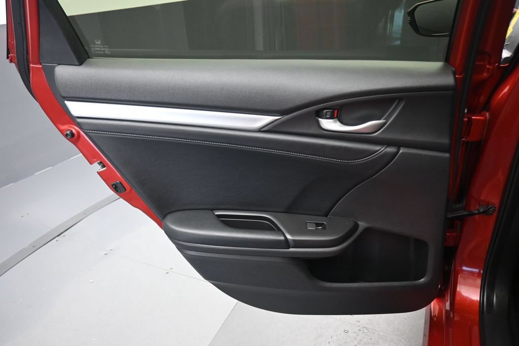 Used 2019 Honda Civic Touring image 32