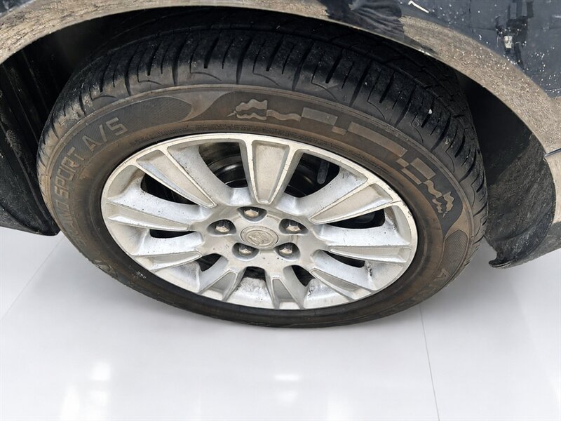 Used 2013 Buick Regal Premium FWD image 30
