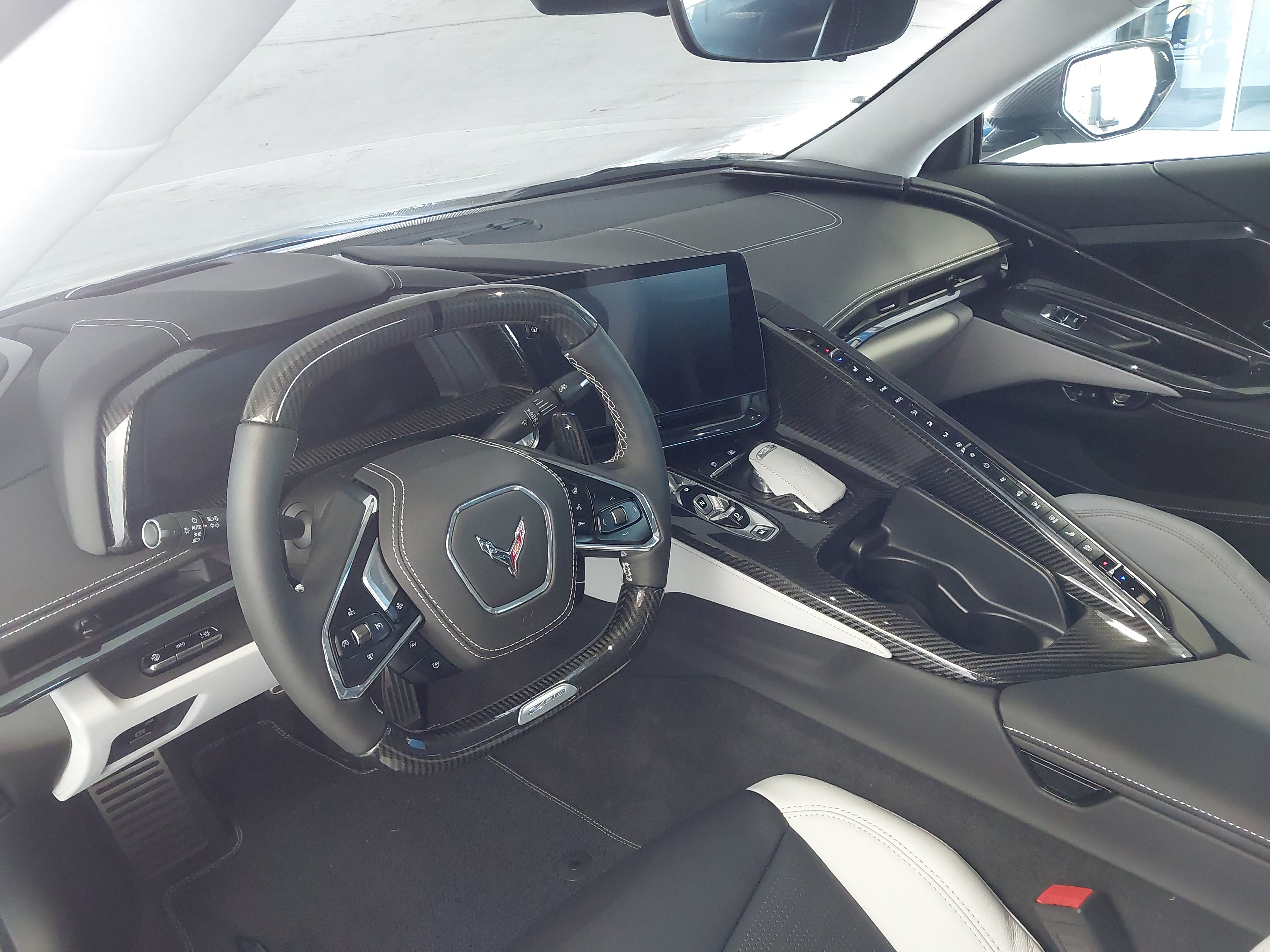 Used 2024 Chevrolet Corvette Z06 w/ Stealth Interior Trim Package RWD image 17