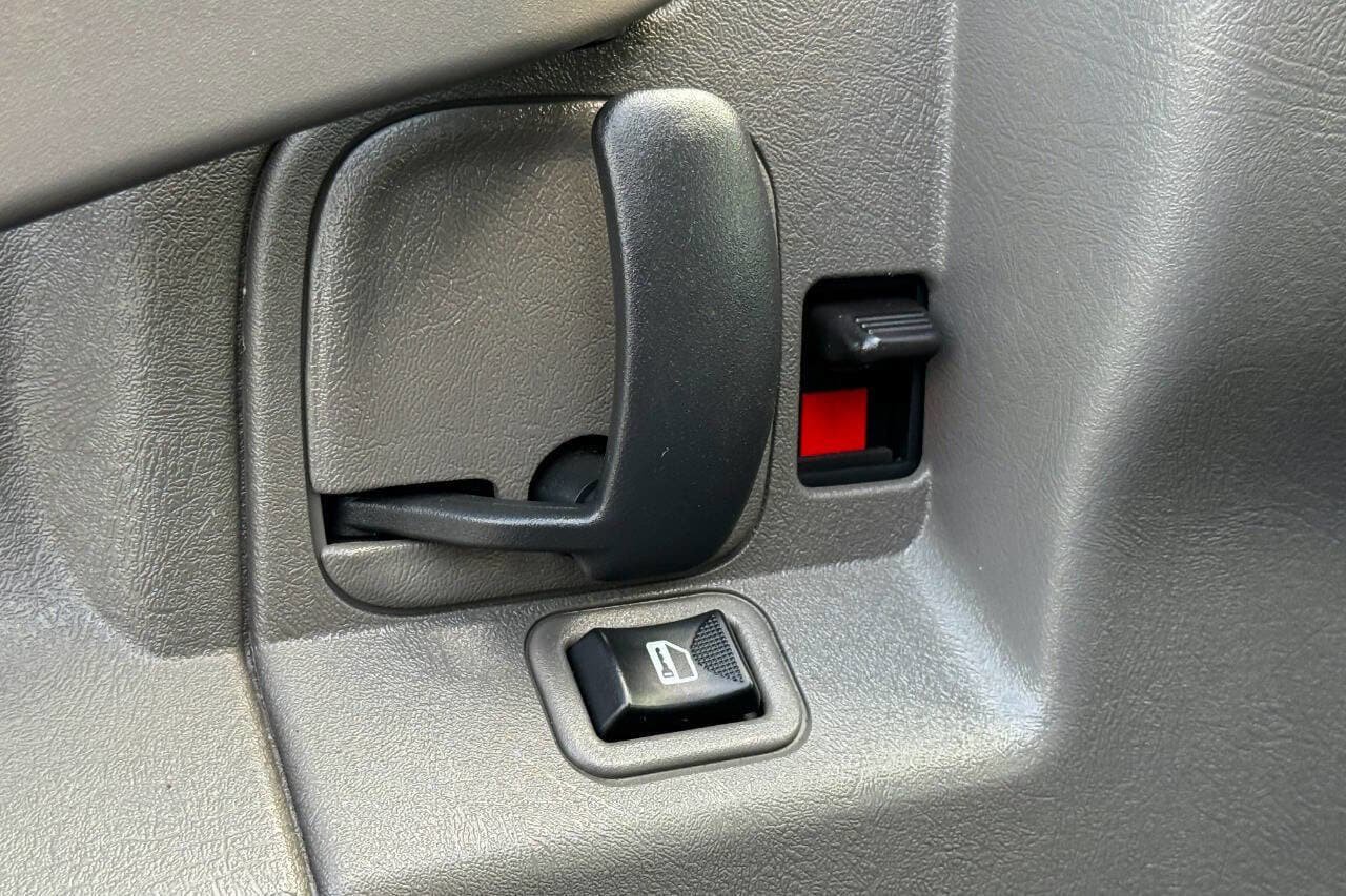 Used 2022 GMC Savana 2500 w/ Driver Convenience Package RWD image 18