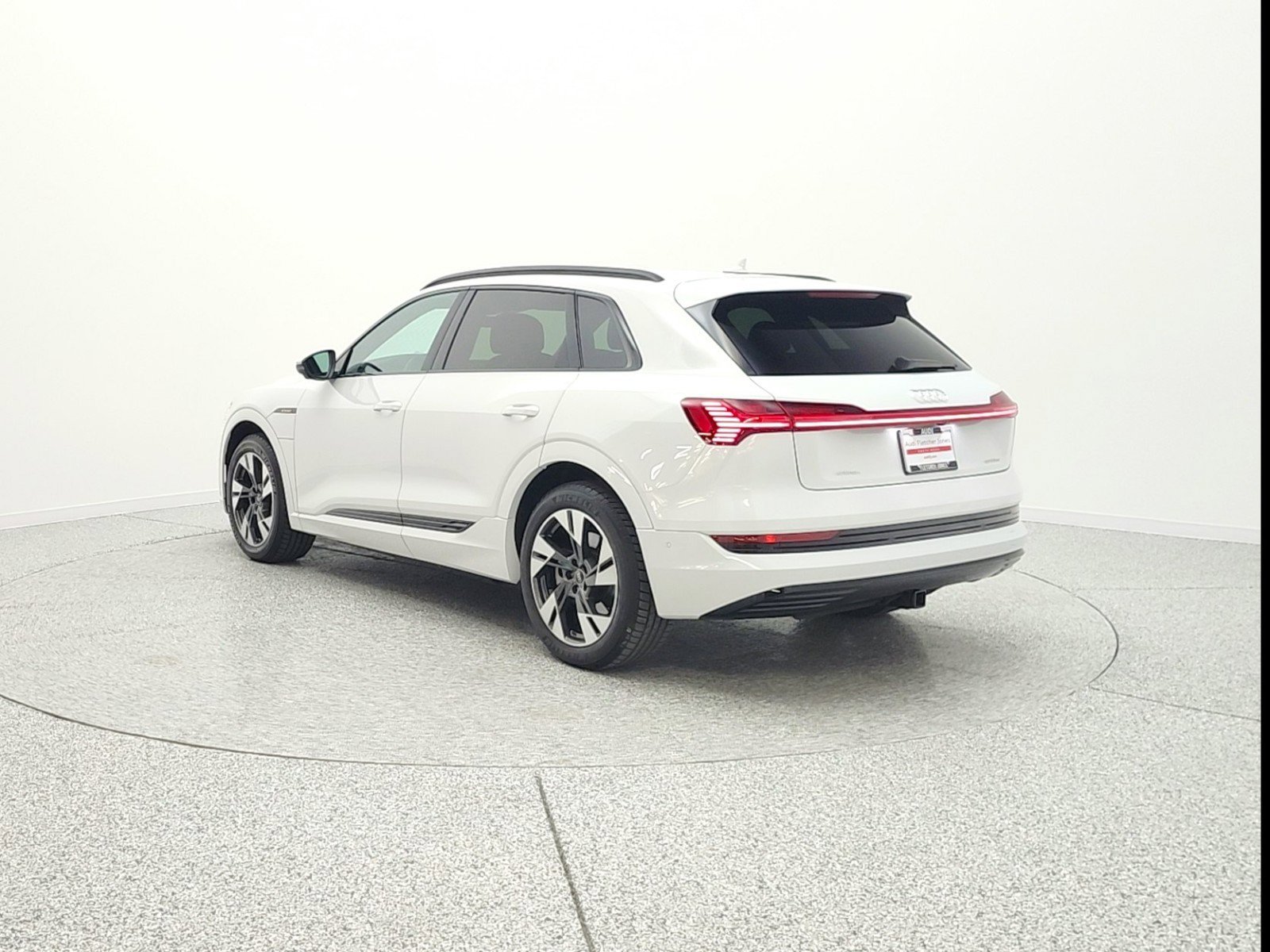 Used 2023 Audi e-tron Premium w/ Convenience Plus Package image 7