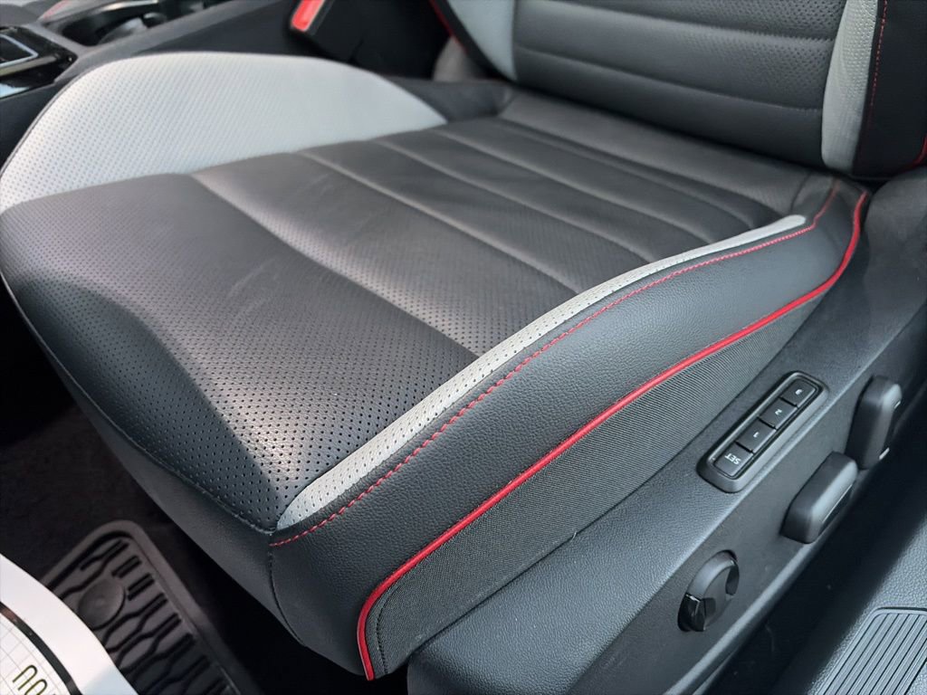 Used 2024 Volkswagen GTI SE FWD image 18