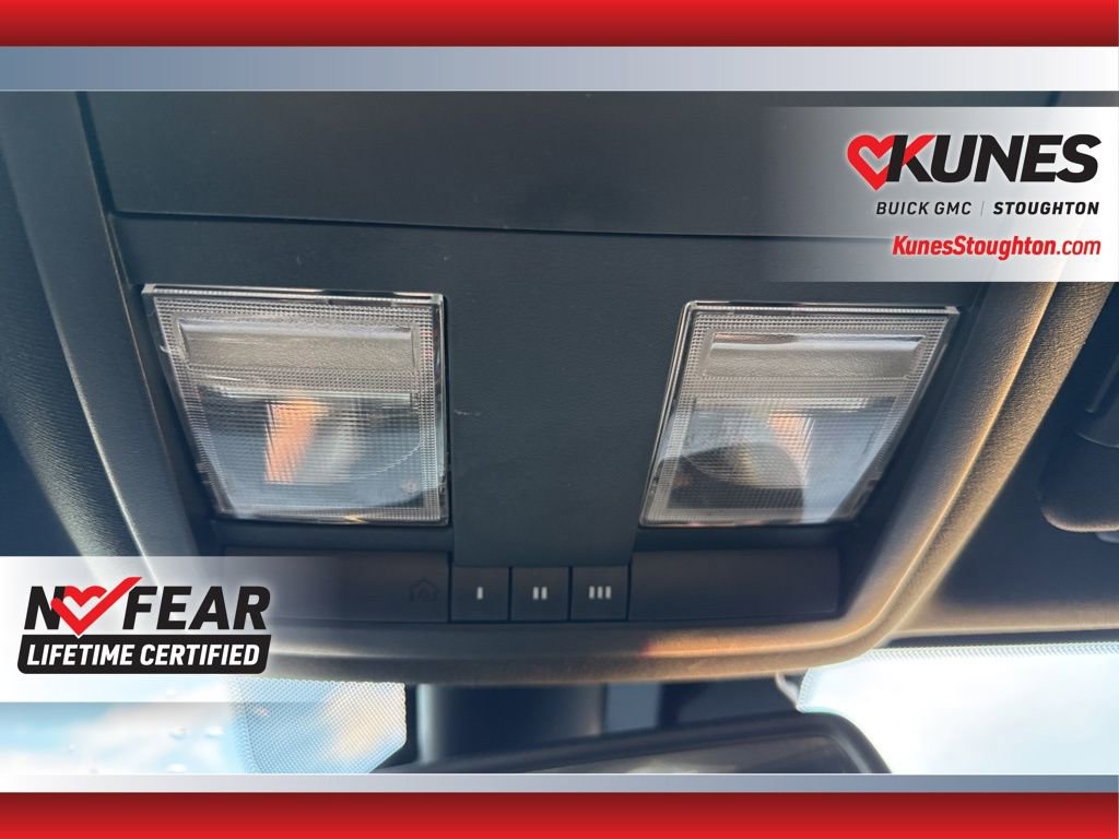 Used 2015 Dodge Challenger SXT Plus image 33