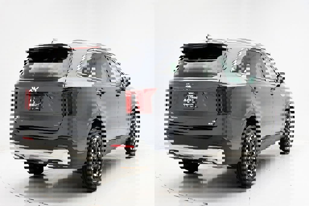 Used 2024 Kia Sorento S image 10