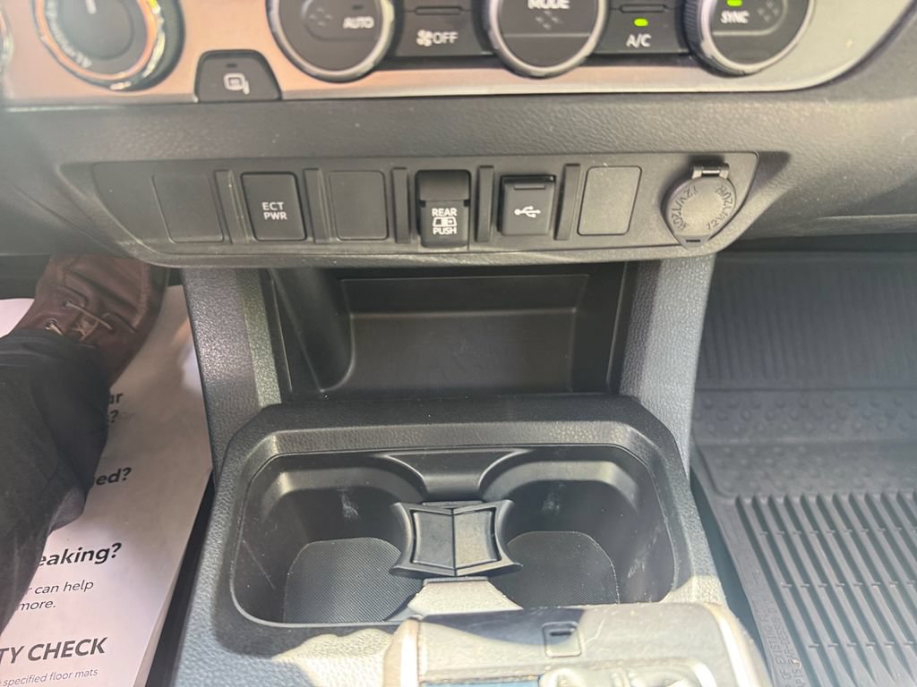 Used 2023 Toyota Tacoma SR5 AWD/4WD image 23