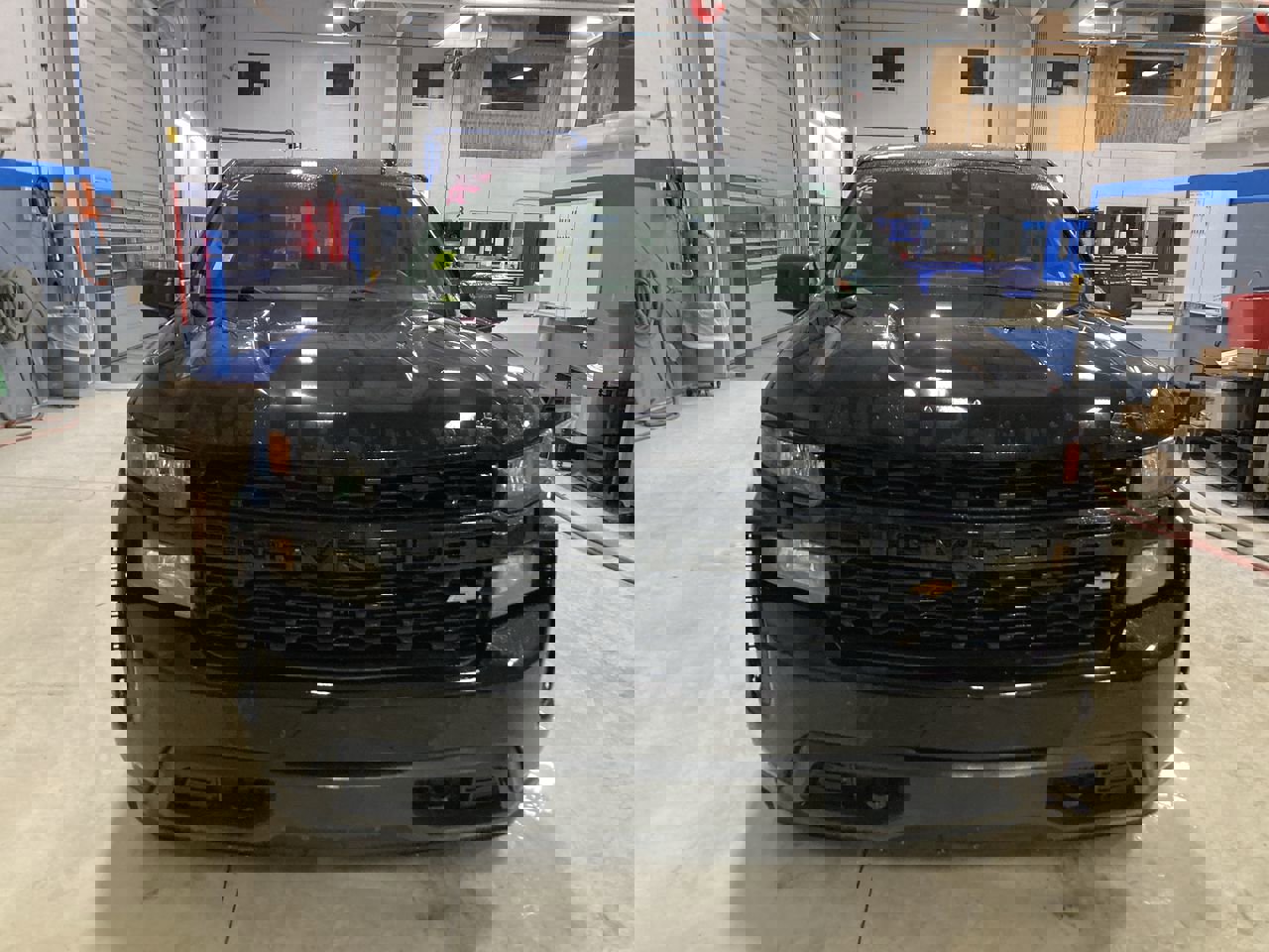 Used 2021 Chevrolet Silverado 1500 Custom w/ Safety Confidence Package image 2