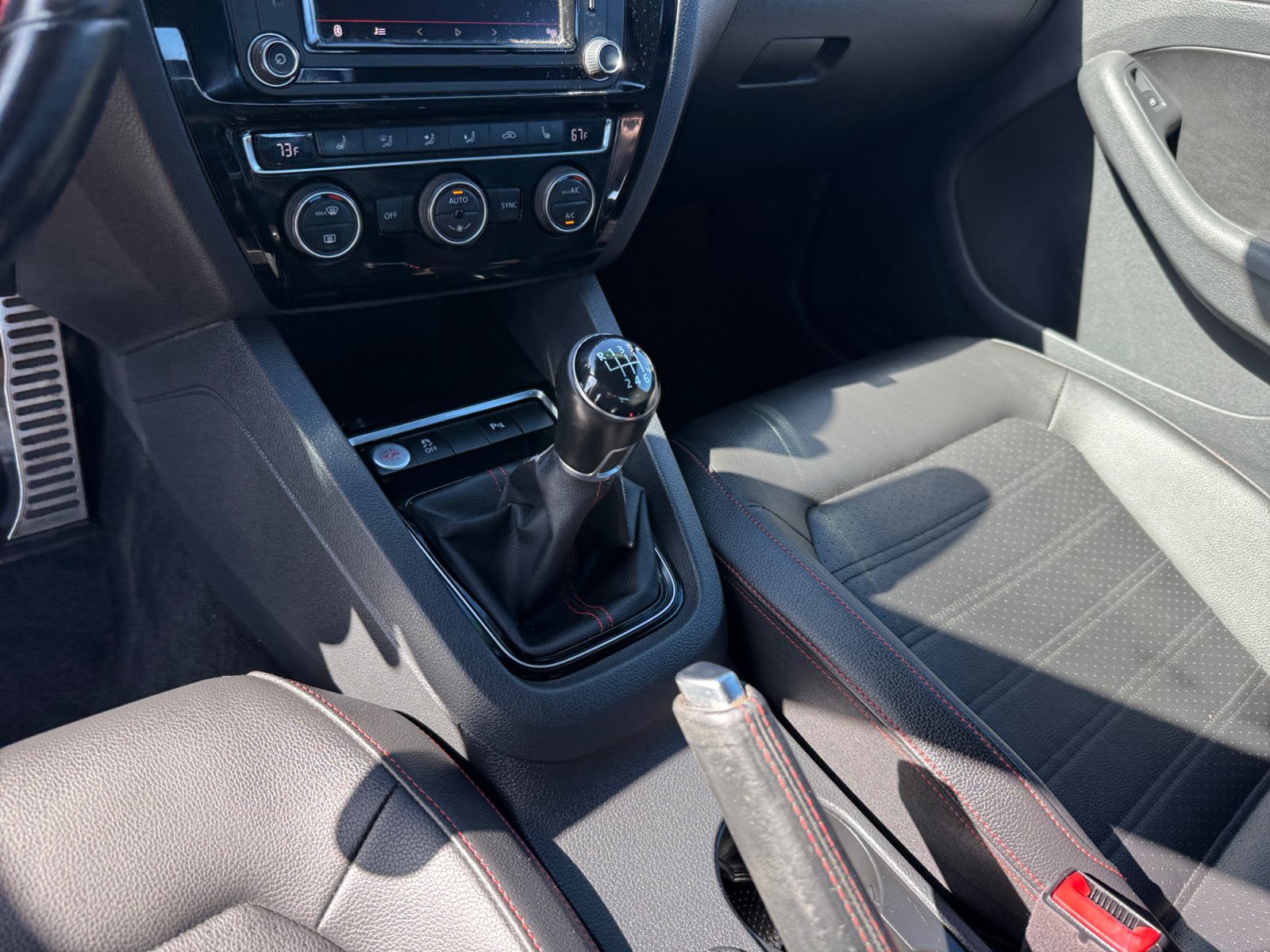 Used 2017 Volkswagen Jetta GLI FWD image 13