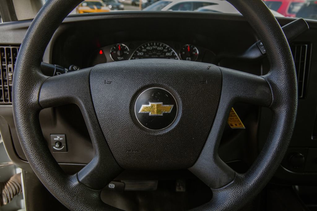 Used 2018 Chevrolet Express 2500 image 17